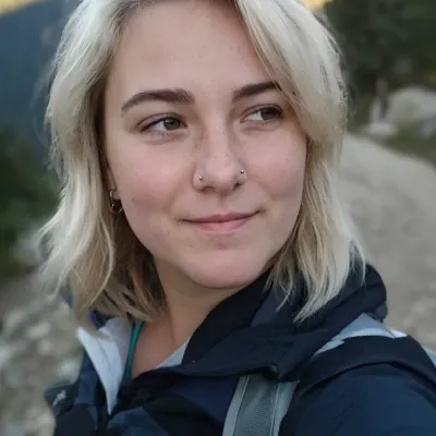 Аня